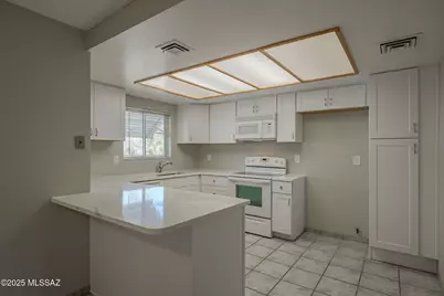653 N Avenida Tortuga, Green Valley, AZ 85614 - Photo 14