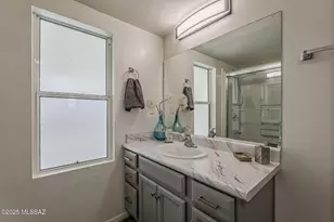 5441 N Royal Palm Dr, Tucson, AZ 85705 - Photo 12