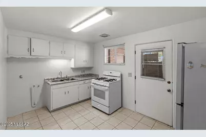 2135 N Columbus Boulevard, Tucson, AZ 85712 - Photo 32
