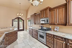 1391 E Sonoran Desert Dr, Oro Valley, AZ 85737 - Photo 8