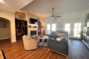 1138 W Masters Cir, Tucson, AZ 85737 - Photo 6