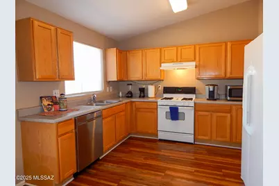 8766 N Golden Moon Way, Tucson, AZ 85743 - Photo 10