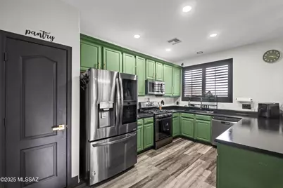 570 W Paseo Celestial, Sahuarita, AZ 85629 - Photo 2