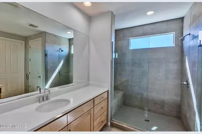 8125 S Sonoran Oak Drive, Tucson, AZ 85747 - Photo 18