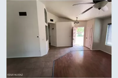 11313 W Farm Village Drive, Marana, AZ 85653 - Photo 6