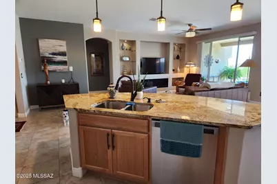 7100 W Cliff Spring Trail, Marana, AZ 85658 - Photo 10