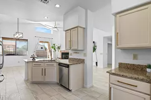 10256 E Calle Estrella Fugaz, Tucson, AZ 85747 - Photo 10