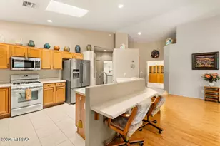 2652 S Falcon View Dr, Tucson, AZ 85713 - Photo 10