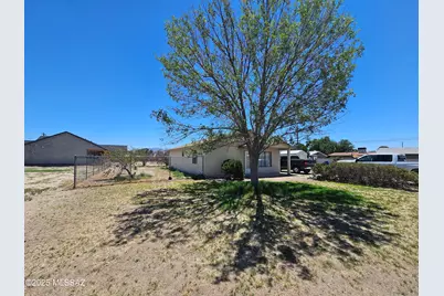 104 S Casas Lindas Drive, Willcox, AZ 85643 - Photo 2