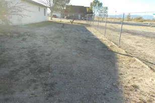 104 S Casas Lindas Dr, Willcox, AZ 85643 - Photo 12