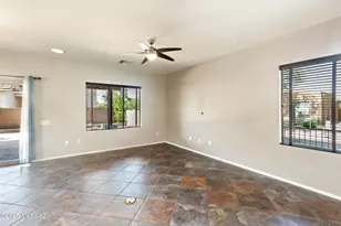 10568 E Desert Drifter Pl, Tucson, AZ 85747 - Photo 12