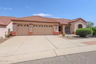 10889 E Walking Stick Dr, Tucson, AZ 85748 - Photo 2