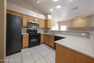 10889 E Walking Stick Dr, Tucson, AZ 85748 - Photo 12