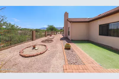 10889 E Walking Stick Drive, Tucson, AZ 85748 - Photo 36