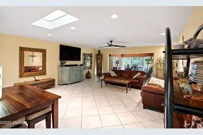 211 S Circulo Napa, Green Valley, AZ 85614 - Photo 2