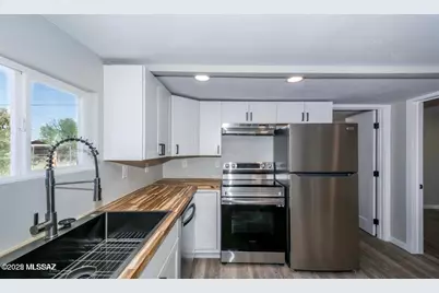 4215 E Camino De Palmas #B, Tucson, AZ 85711 - Photo 6