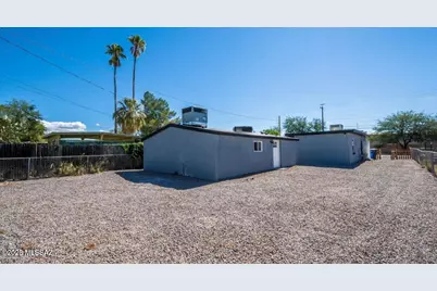 4215 E Camino De Palmas #B, Tucson, AZ 85711 - Photo 2