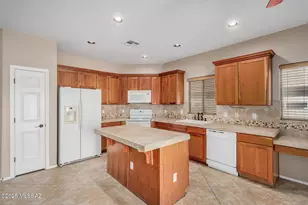 17621 S Bronze Mountain Pass, Vail, AZ 85641 - Photo 10