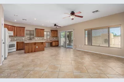 17621 S Bronze Mountain Pass, Vail, AZ 85641 - Photo 8