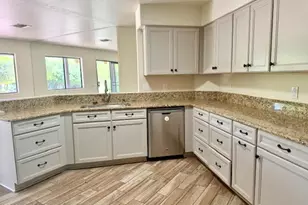 788 W Fountain Creek Dr, Green Valley, AZ 85614 - Photo 2