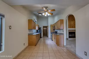 7886 N Roundstone Dr, Tucson, AZ 85741 - Photo 10
