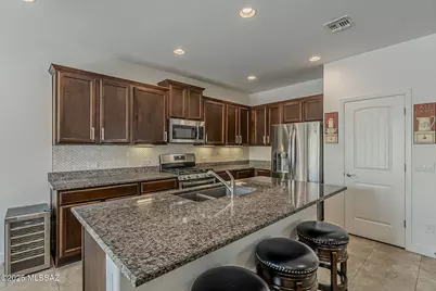 1762 E Sage Thrasher Drive, Green Valley, AZ 85614 - Photo 14