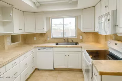 143 E Santa Chalice Drive, Green Valley, AZ 85614 - Photo 6