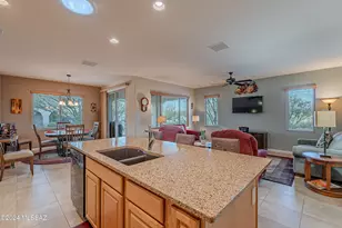 1819 E Barn Swallow Ln, Green Valley, AZ 85614 - Photo 12