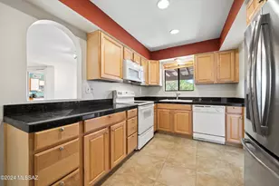 6716 E Rosewood Cir, Tucson, AZ 85710 - Photo 8