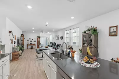 10472 W Thetford Lane, Marana, AZ 85653 - Photo 8