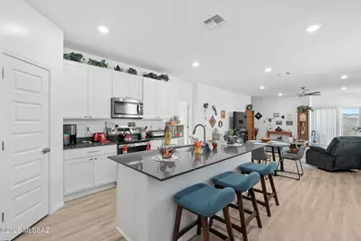 10472 W Thetford Lane, Marana, AZ 85653 - Photo 12