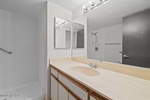 5638 S Wood Crest Dr, Tucson, AZ 85746 - Photo 16