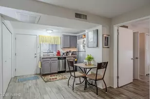 302 S Paseo Lobo, Green Valley, AZ 85614 - Photo 12