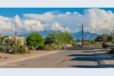 188 N Cobalt Drive, Green Valley, AZ 85614 - Photo 2