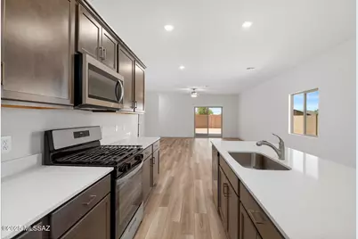 21945 E Pebbles Avenue, Red Rock, AZ 85145 - Photo 6