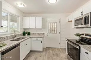 2135 N 3rd Ave, Tucson, AZ 85705 - Photo 12