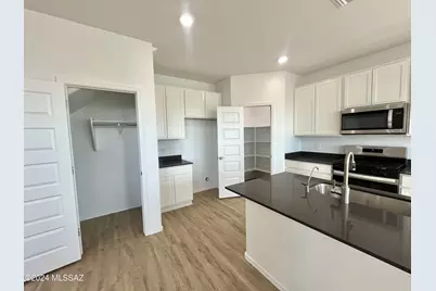 10418 W Guildford Lane, Marana, AZ 85653 - Photo 6