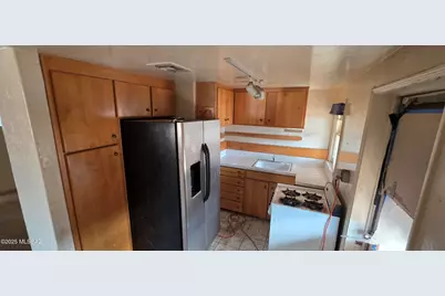 2011 E 18th Street, Tucson, AZ 85719 - Photo 2