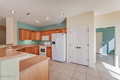 4691 S Piccadilly Drive, Green Valley, AZ 85622 - Photo 10