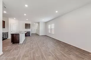 10401 W Guildford Ln, Marana, AZ 85653 - Photo 8