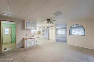 100 W Pinon Dr, Green Valley, AZ 85614 - Photo 10