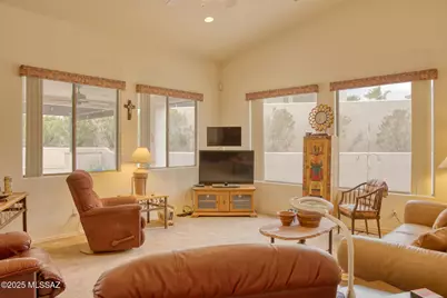 2713 S Desert Hawk Place, Tucson, AZ 85713 - Photo 18