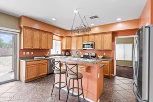 8352 N Amber Burst Dr, Tucson, AZ 85743 - Photo 18