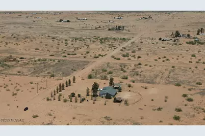 13242 S Kit Carson Road, Pearce, AZ 85625 - Photo 2