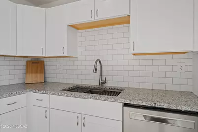 2304 N 10th Avenue, Tucson, AZ 85705 - Photo 12