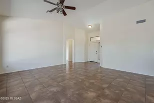 1781 E Redstart Rd, Green Valley, AZ 85614 - Photo 6