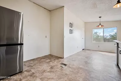 10730 W Mars Road, Tucson, AZ 85743 - Photo 12