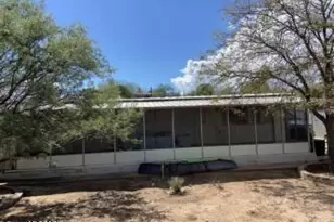 557 E Hillcrest Dr, Benson, AZ 85602 - Photo 2