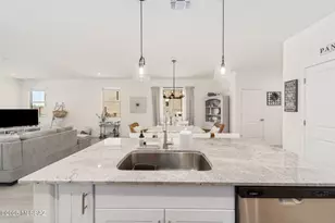 385 N Spring Flower Dr, Tucson, AZ 85748 - Photo 16