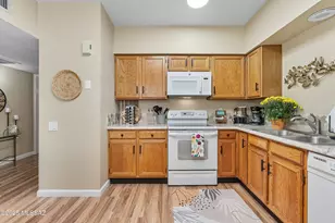 1552 W Via Del Jarrito, Green Valley, AZ 85622 - Photo 16